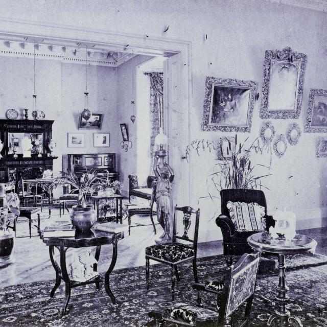 Strubenholm residence furnishings